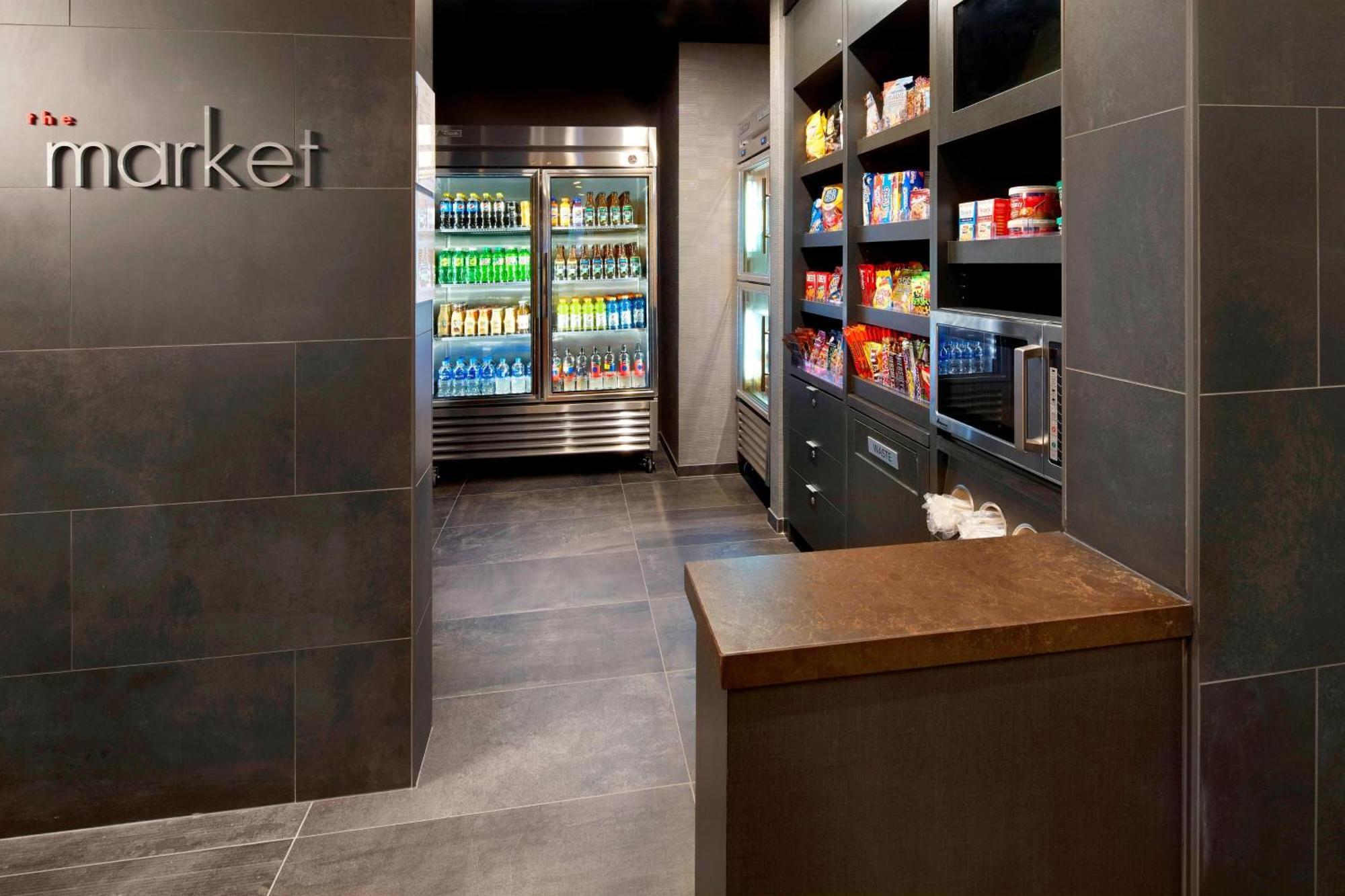 Отель Courtyard By Marriott Houston Intercontinental Airport Экстерьер фото