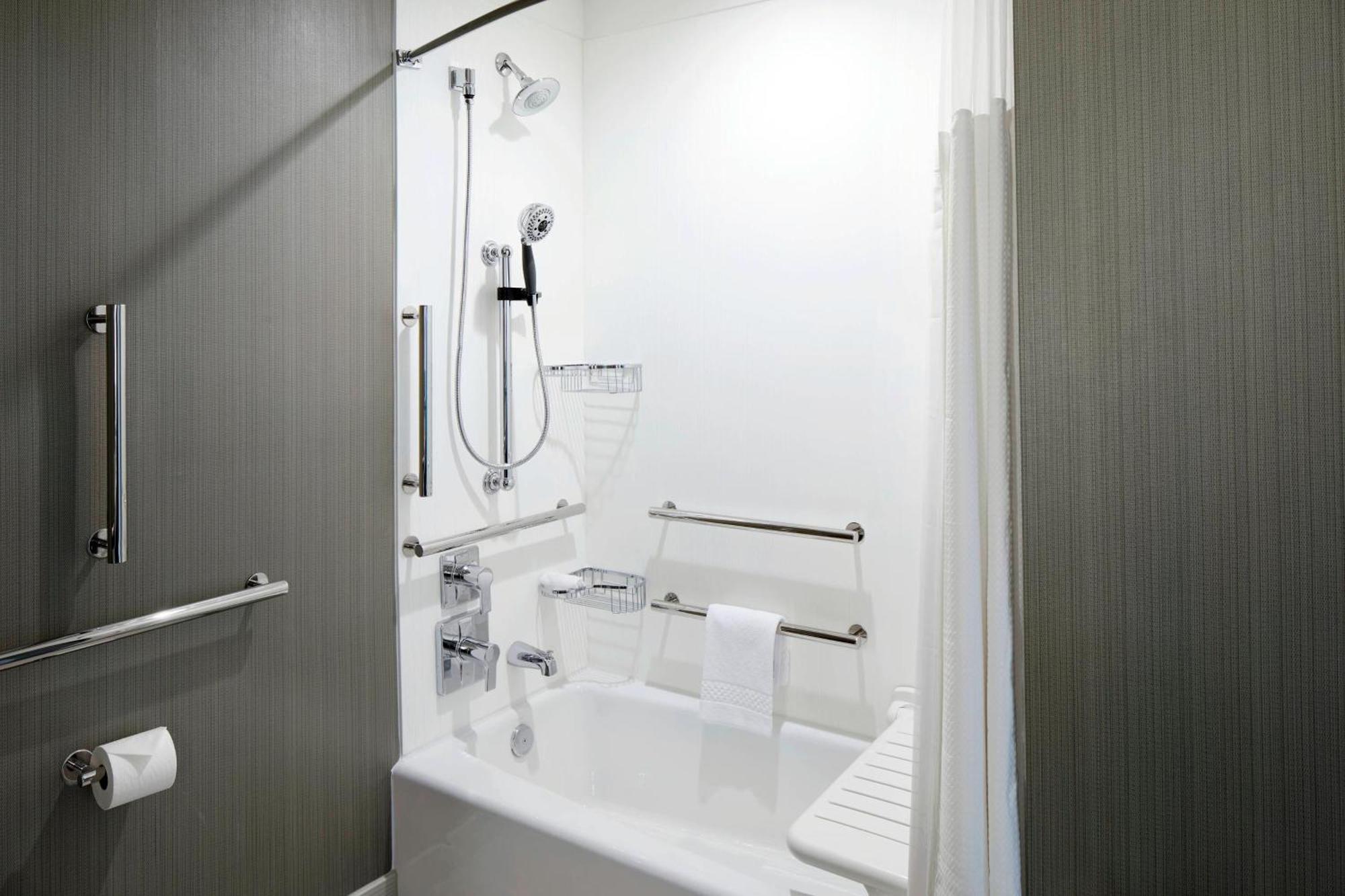 Отель Courtyard By Marriott Houston Intercontinental Airport Экстерьер фото