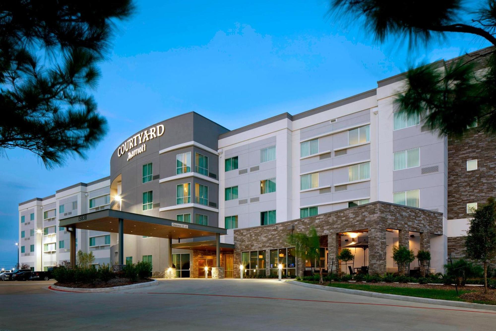 Отель Courtyard By Marriott Houston Intercontinental Airport Экстерьер фото